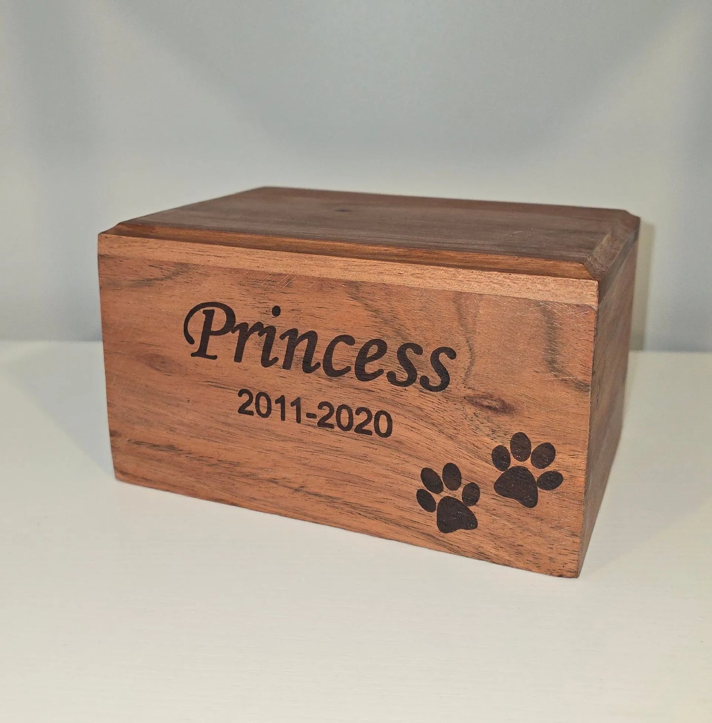 Timeless Wood Urn